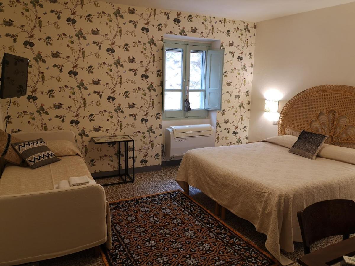 Casa Pagio Hotell Bosa Eksteriør bilde